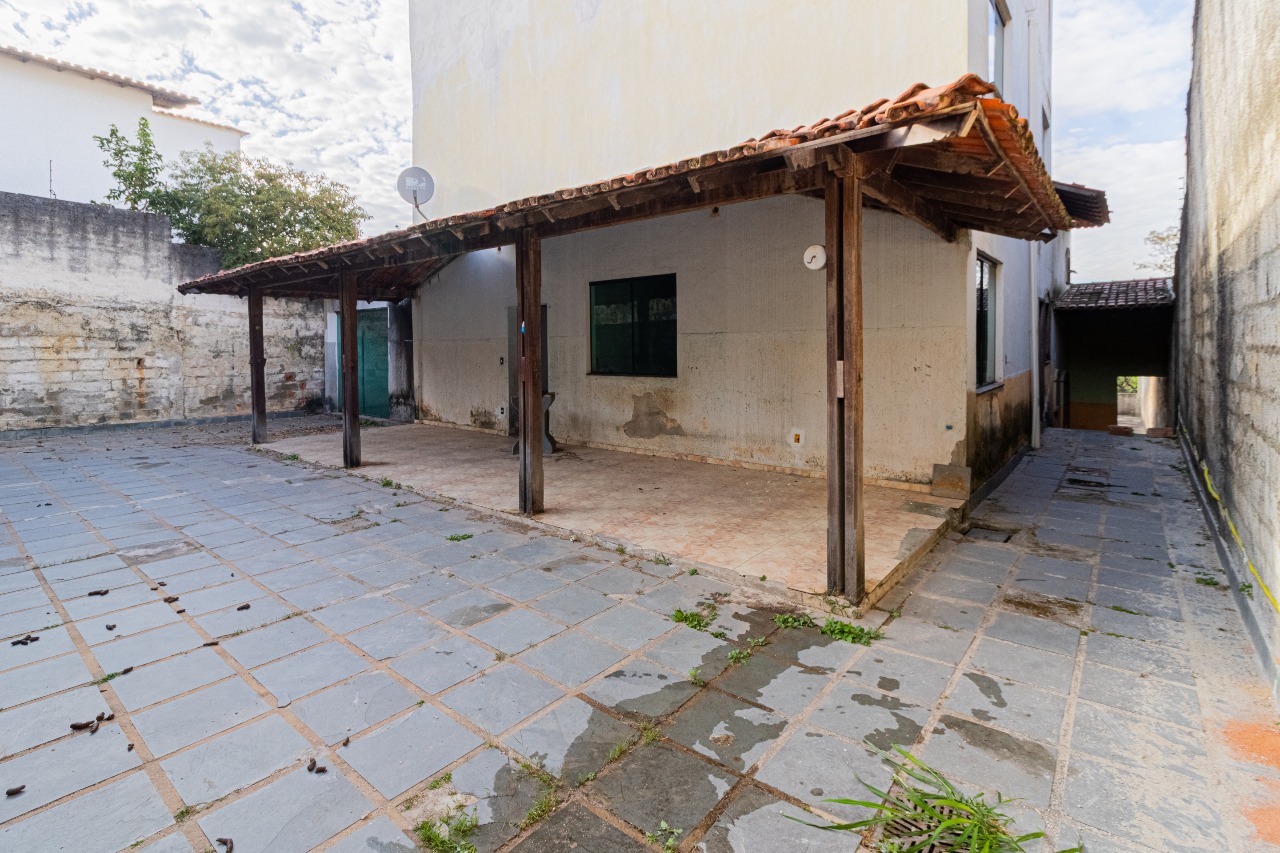 Casa à venda no Colonial: 