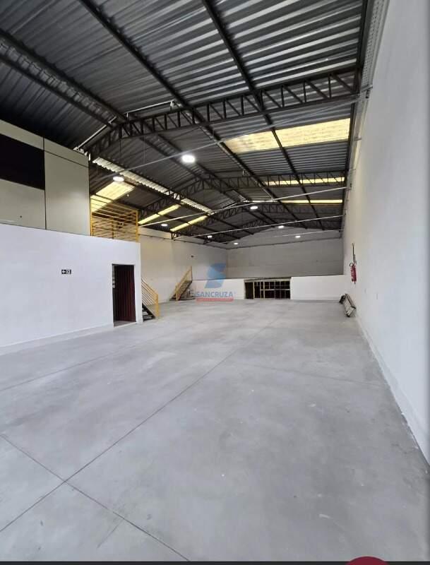 Galpão para aluguel no Parque Maracanã: 