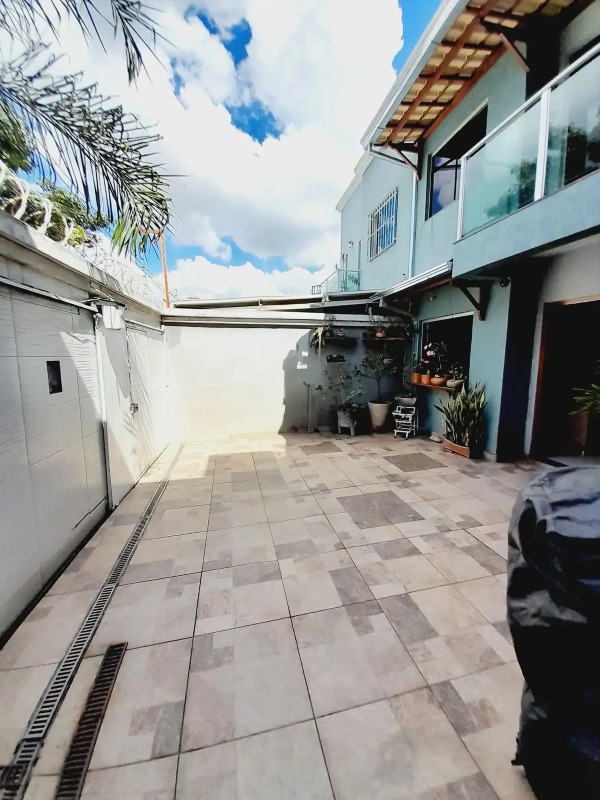 Casa Geminada à venda no Cabral: 