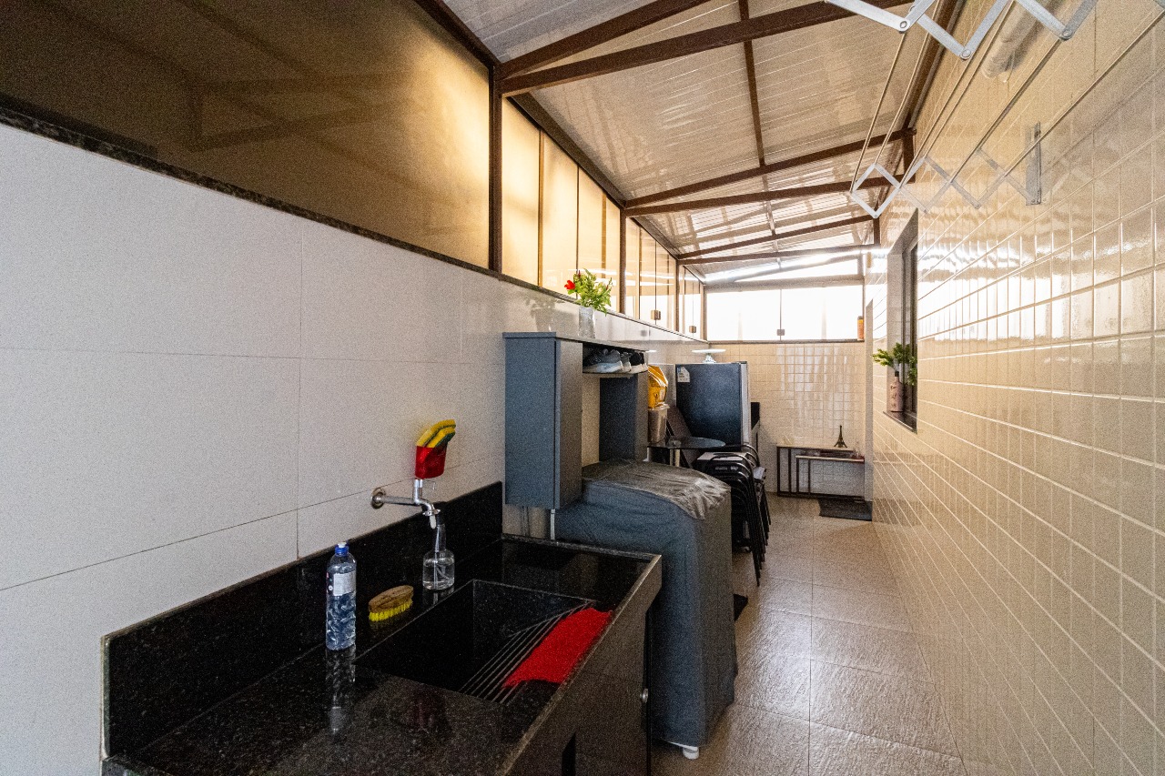 Área Privativa à venda no Novo Eldorado: ÁREA LADO DIREITO