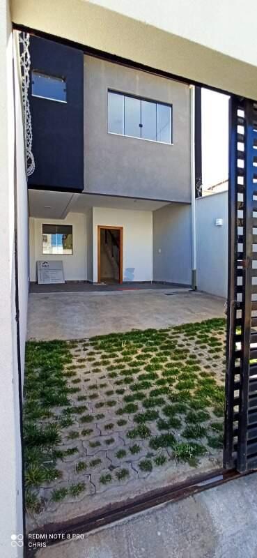 Casa Geminada à venda no Cândida Ferreira: 