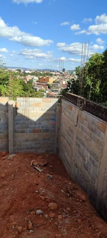 Casa Geminada à venda no Cândida Ferreira: 