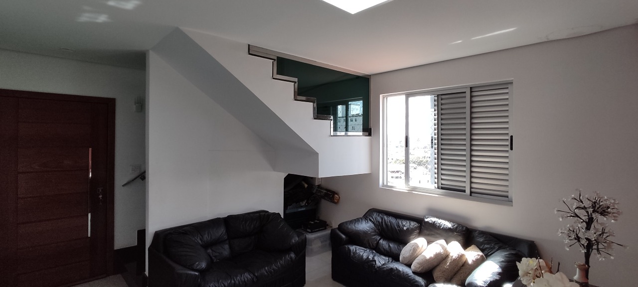 Cobertura à venda no Inconfidentes: 