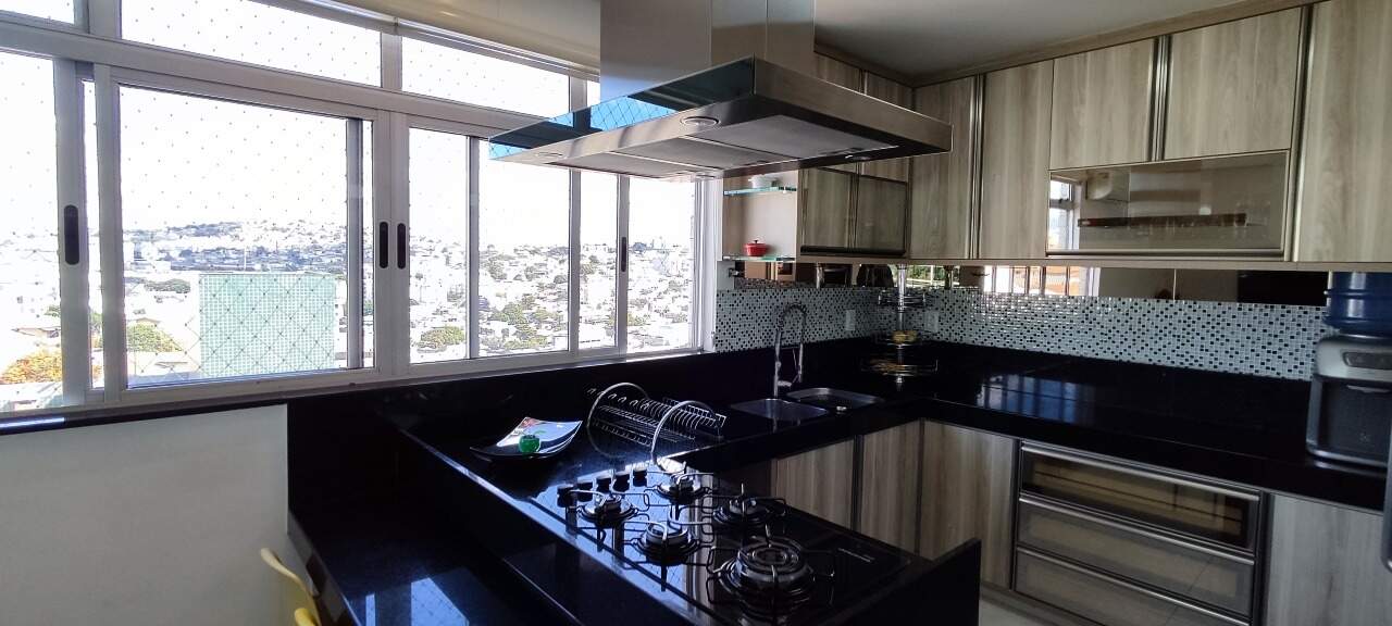 Cobertura à venda no Inconfidentes: 