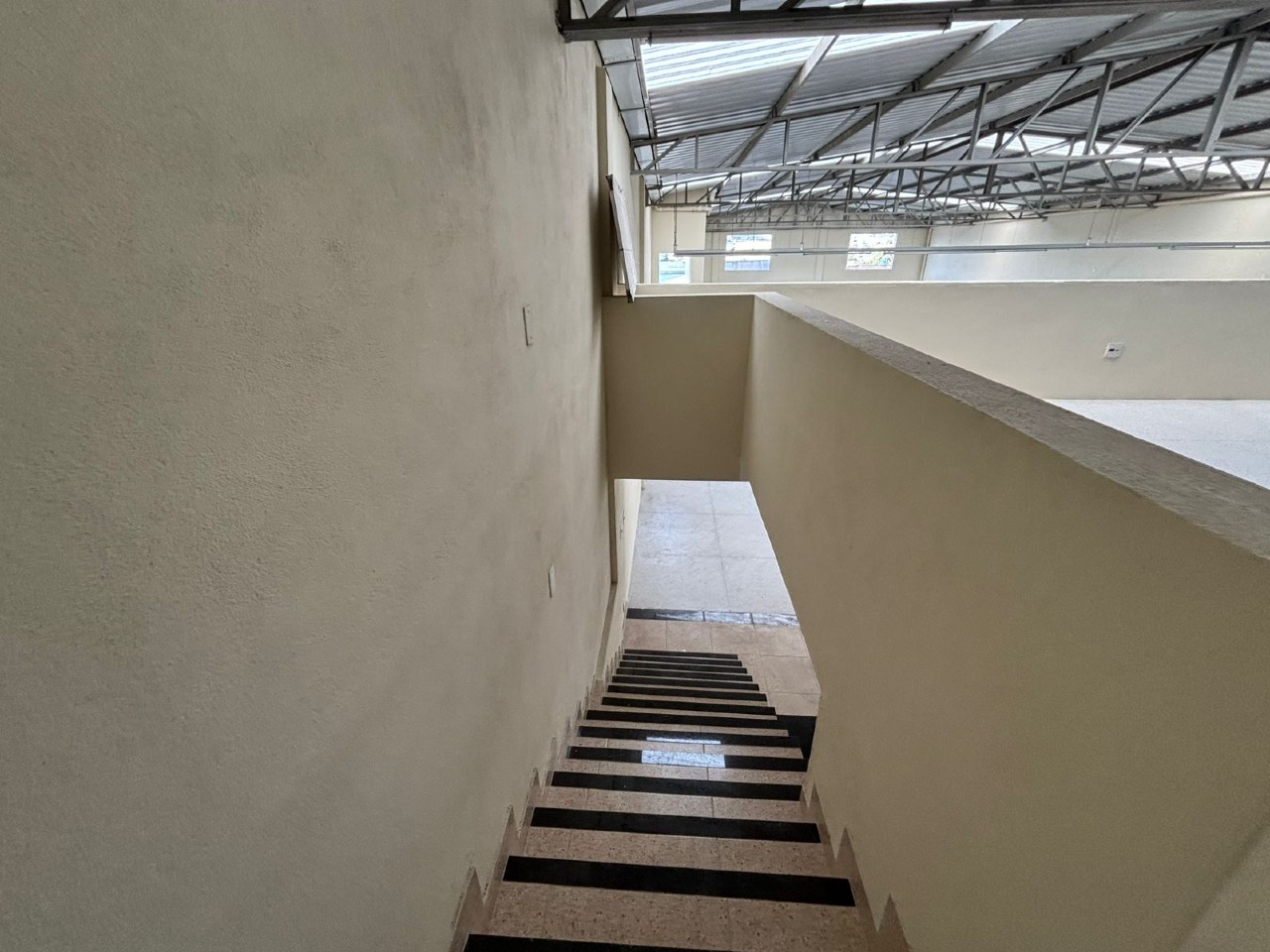 Andar corrido para aluguel no São Luiz: 