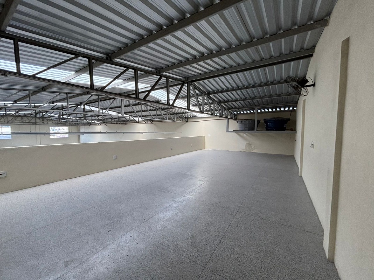 Andar corrido para aluguel no São Luiz: 