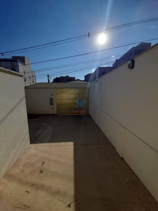 Casa à venda no Vale das Orquídeas: 