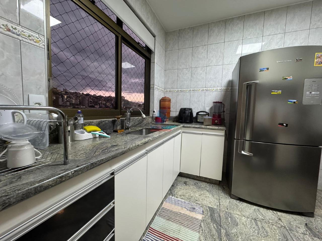 Apartamento à venda no Barreiro: 