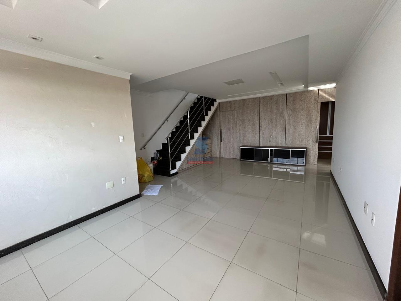 Cobertura à venda no Industrial: 