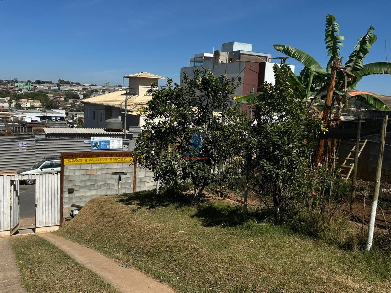 Lote / Área / Terreno à venda no Cabral: 