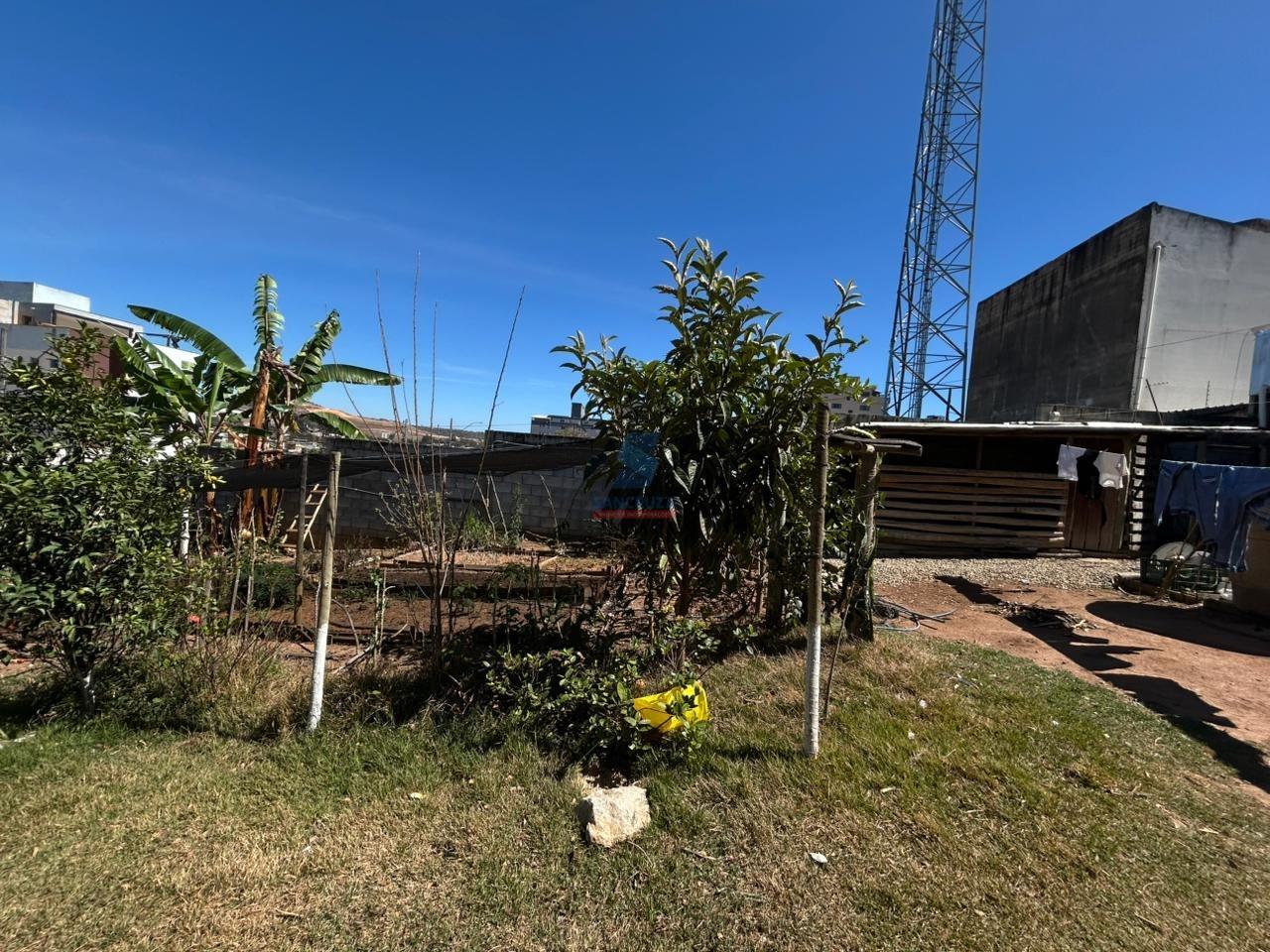 Lote / Área / Terreno à venda no Cabral: 