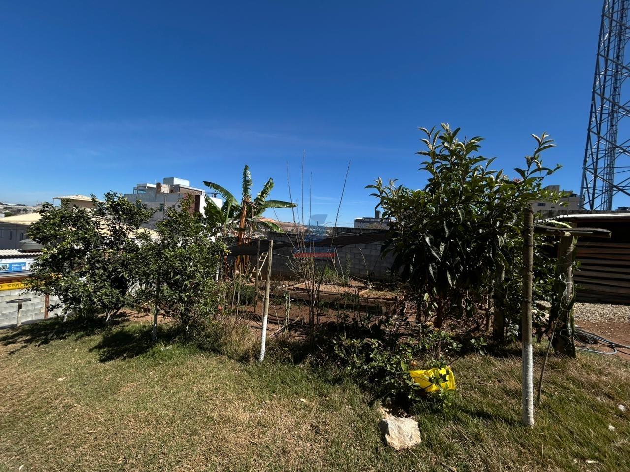 Lote / Área / Terreno à venda no Cabral: 