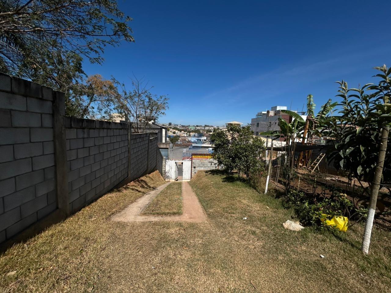Lote / Área / Terreno à venda no Cabral: 