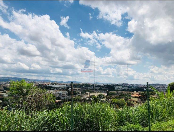 Lote / Área / Terreno à venda no Camargos: 