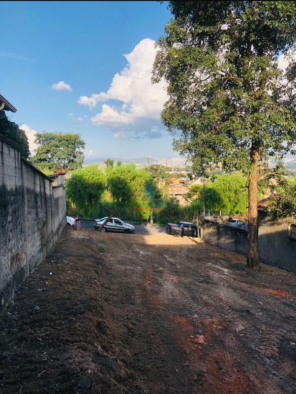 Lote / Área / Terreno à venda no Camargos: 