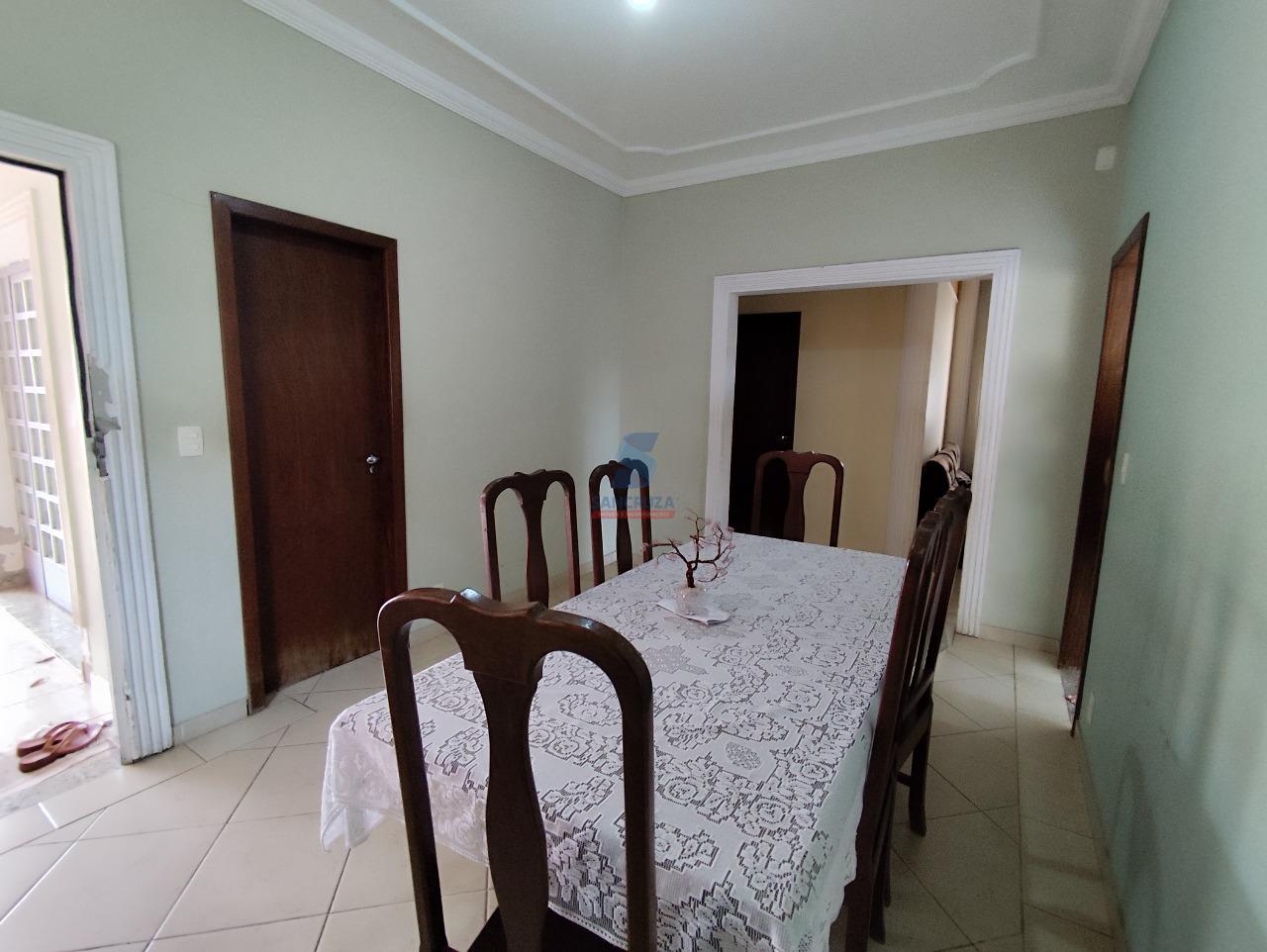 Casa à venda no Tropical: 