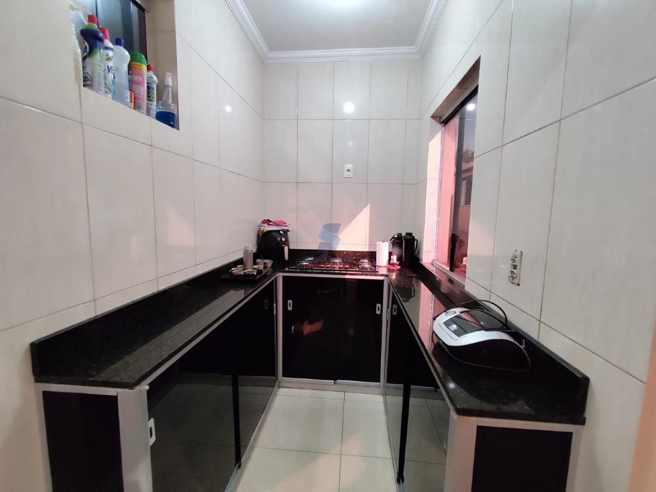 Casa à venda no Tropical: 