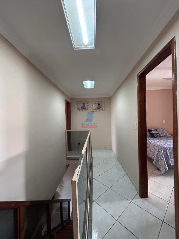 Casa Geminada à venda no Santa Cruz Industrial: 