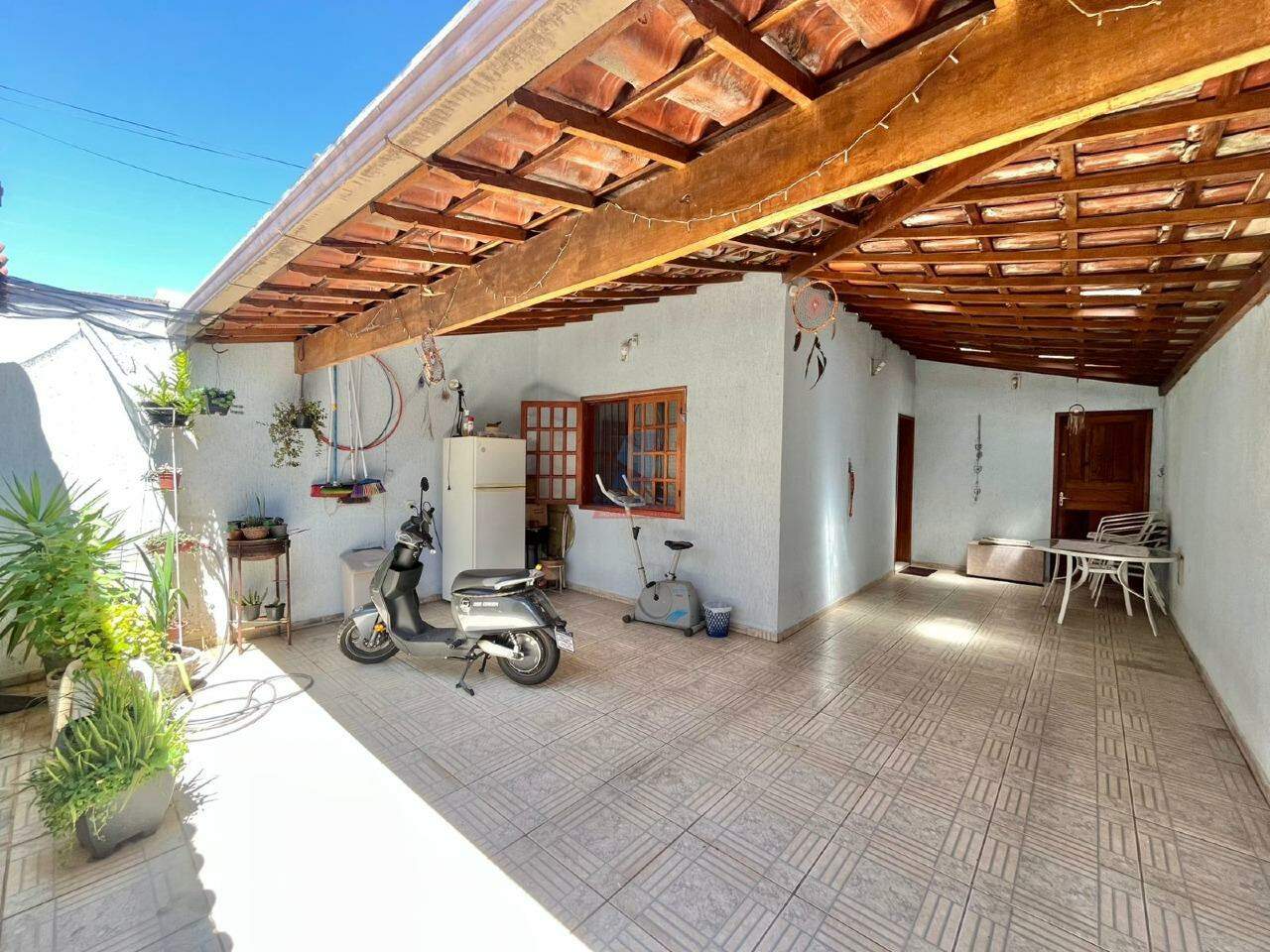 Casa Geminada à venda no Lucio de Abreu: 