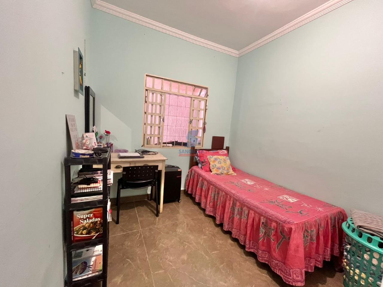 Casa Geminada à venda no Lucio de Abreu: 