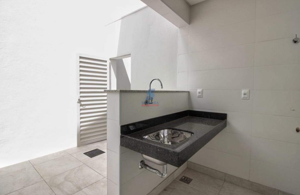 Casa de condomínio à venda no Centro: 