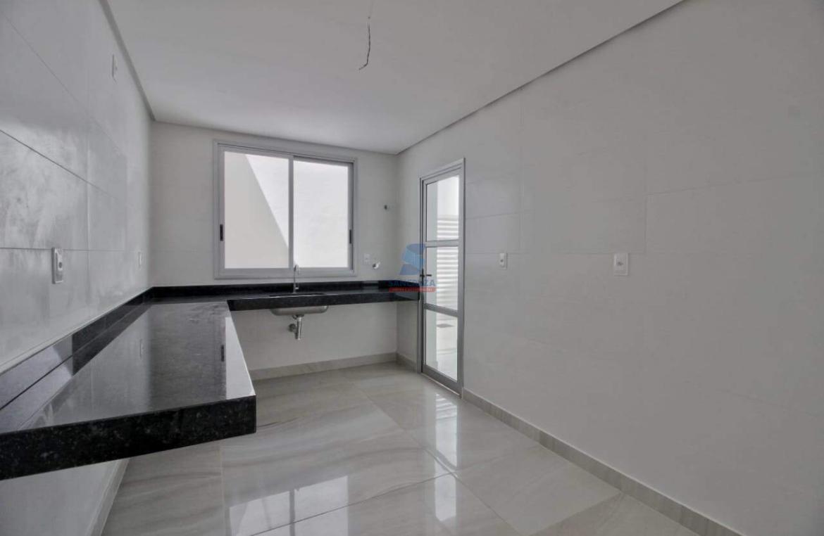 Casa de condomínio à venda no Centro: 