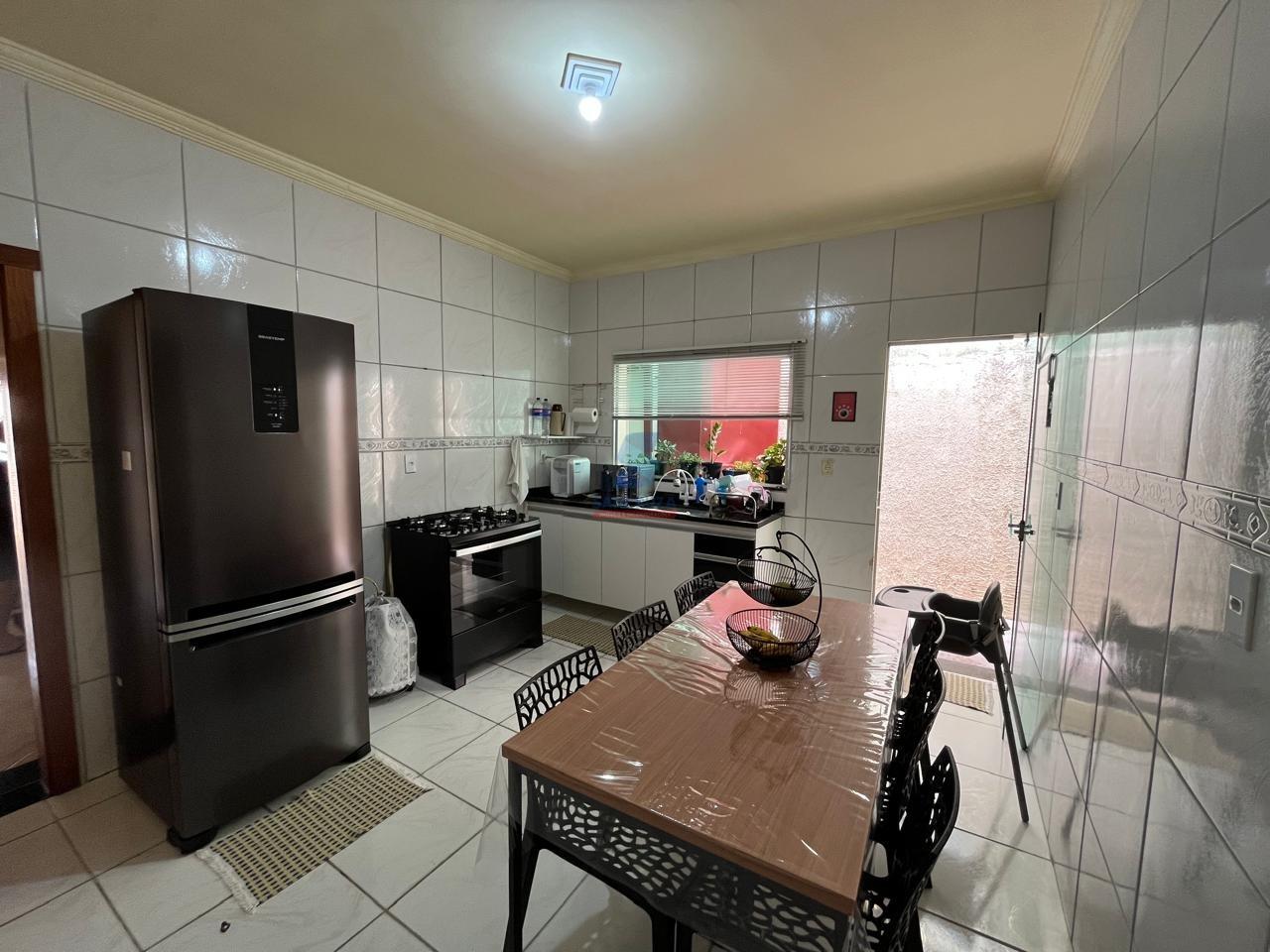 Casa Geminada à venda no Lucio de Abreu: 