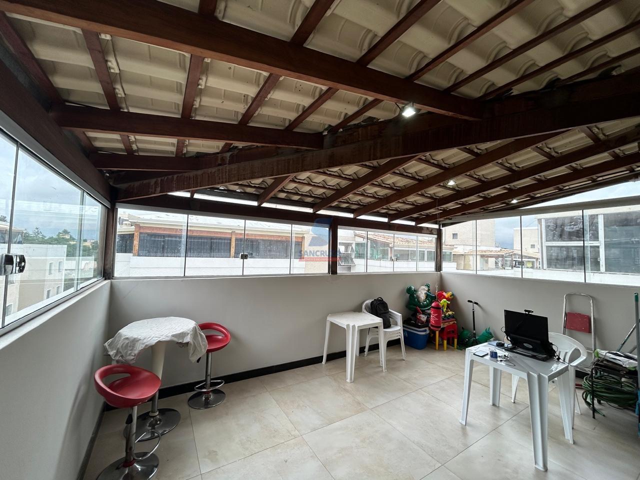 Cobertura à venda no Camargos: 