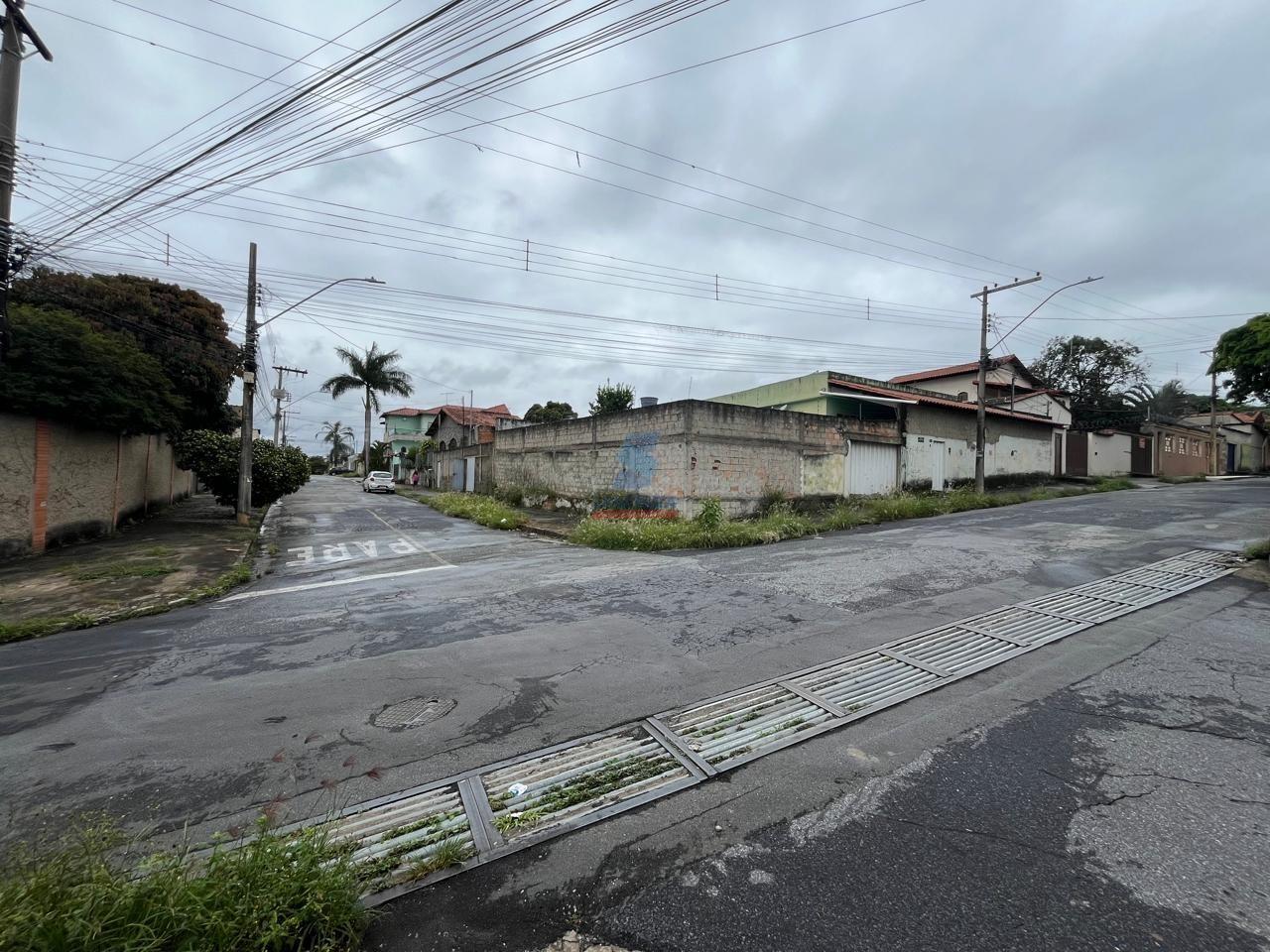 Lote / Área / Terreno à venda no Parque Turistas: 