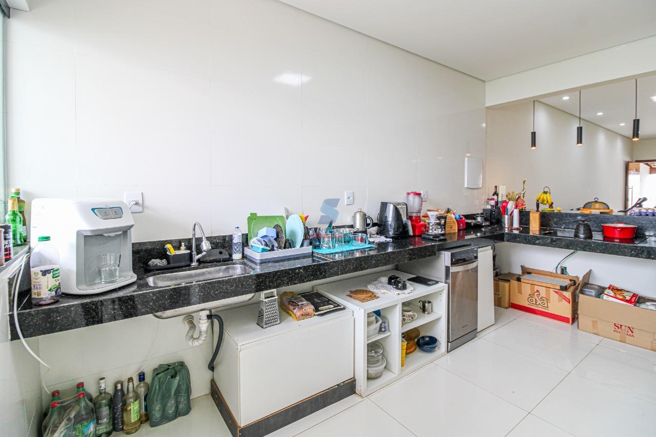 Casa à venda no Tropical: 