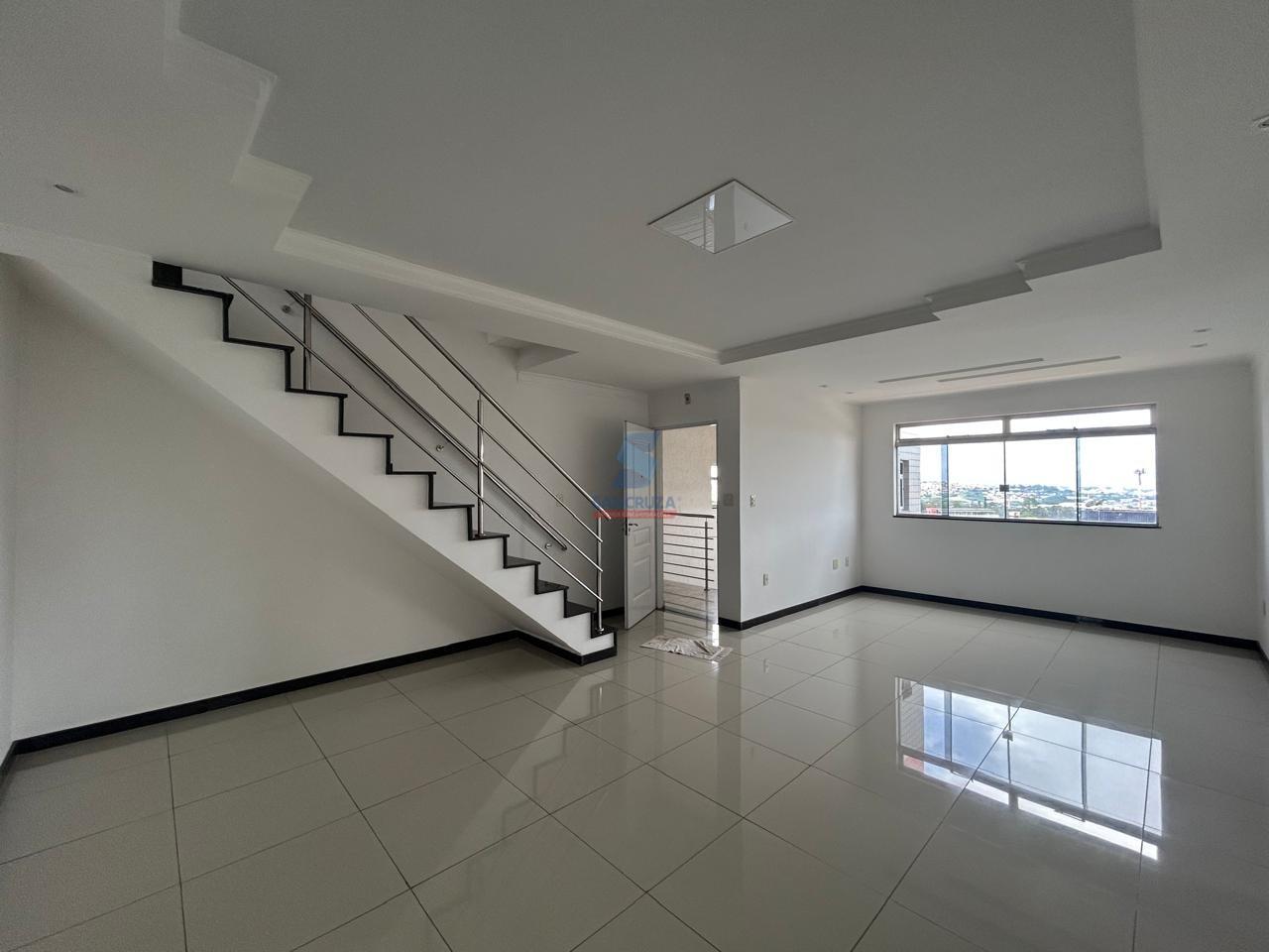 Cobertura à venda no Industrial: 