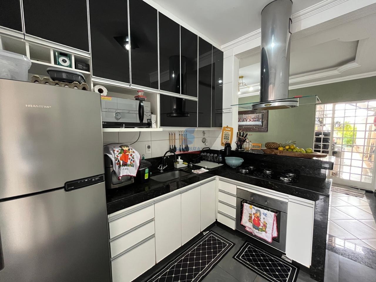 Casa Geminada à venda no Lucio de Abreu: 