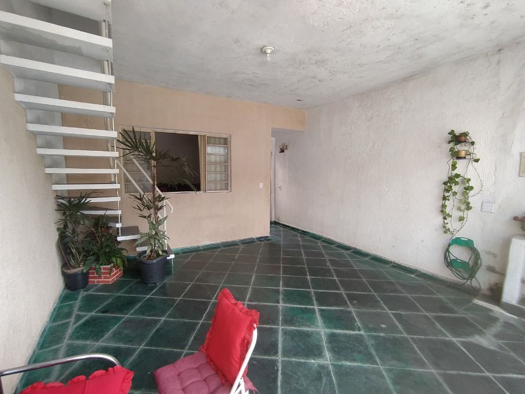 Sobrado à venda no Parque Marajoara: Garagem