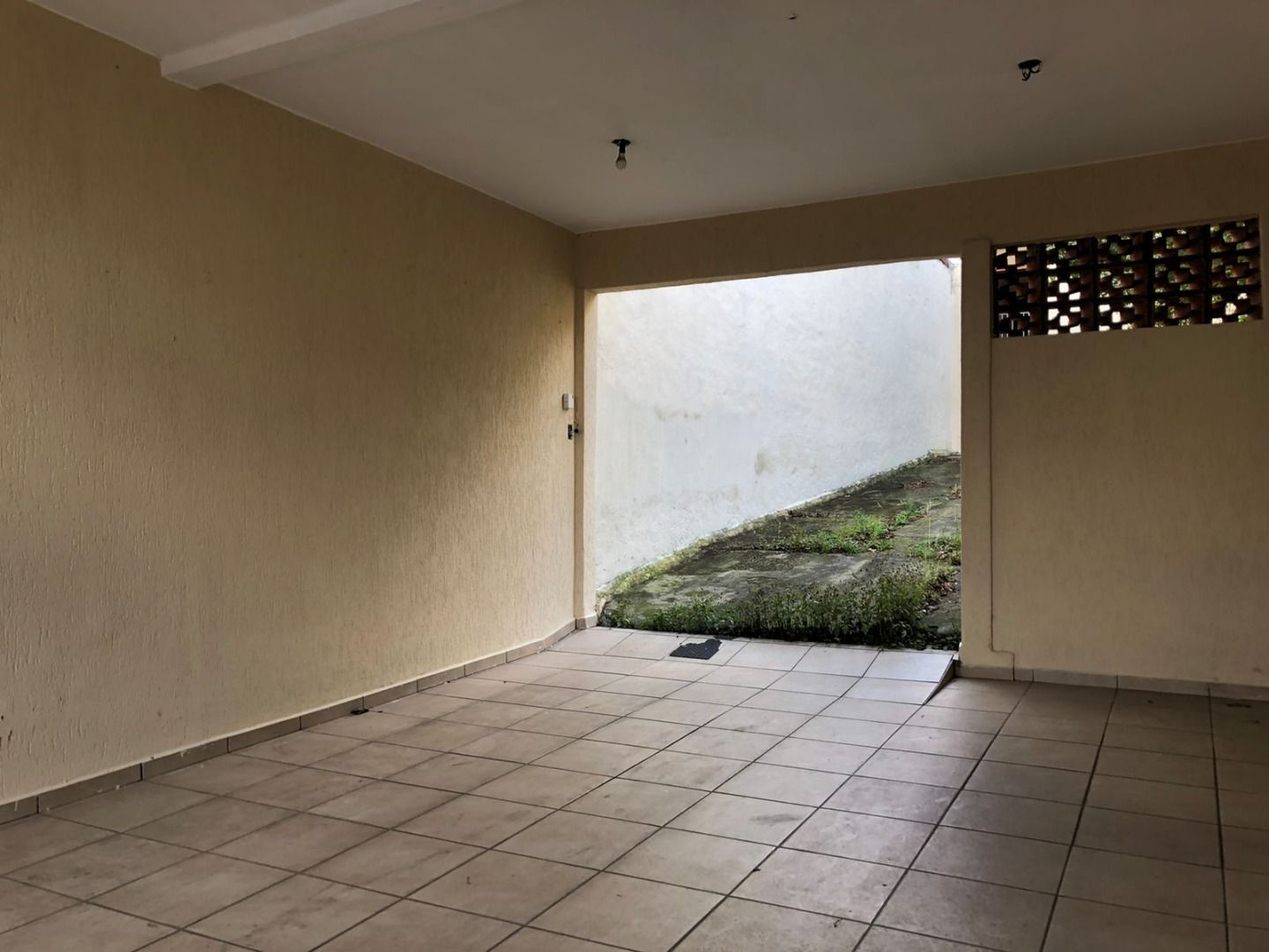 Casa à venda no Vila Bartira: Garagem