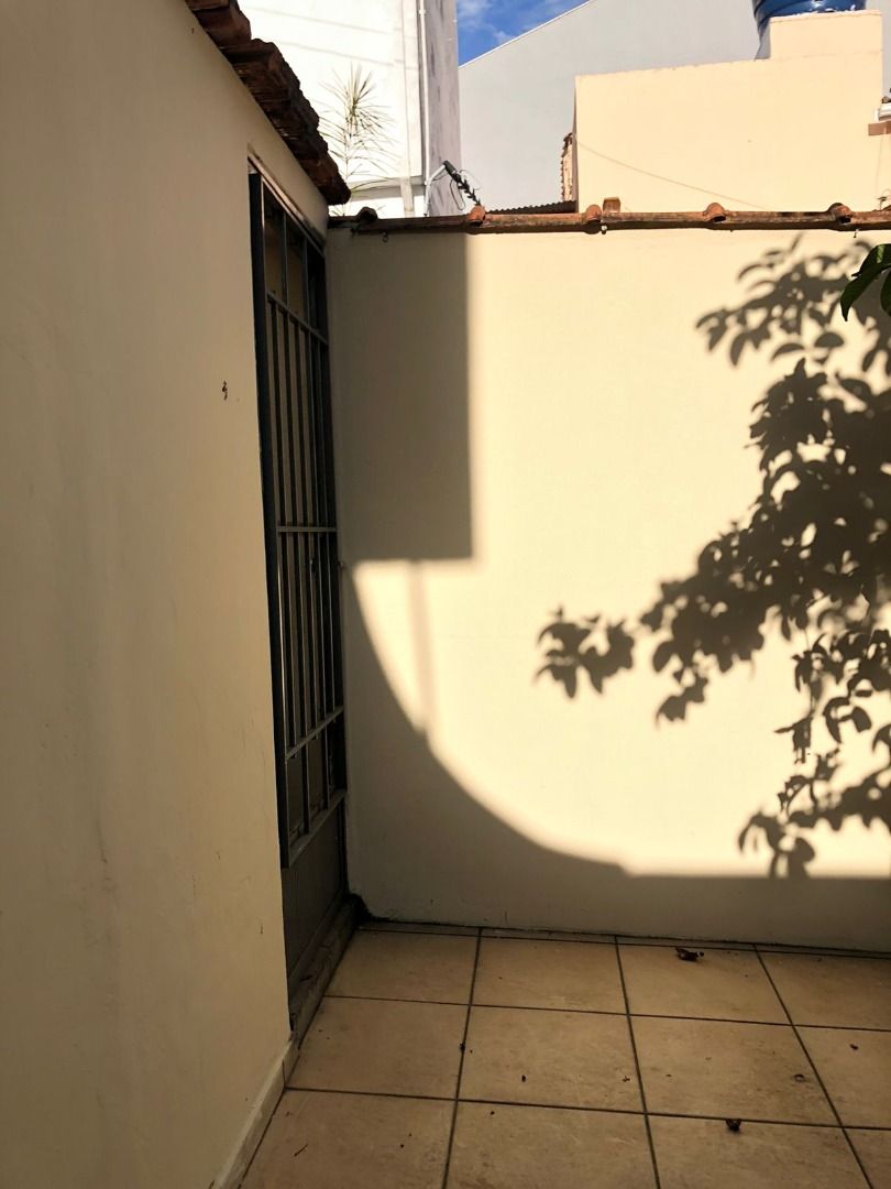 Casa à venda no Vila Bartira: Portão para o corredor