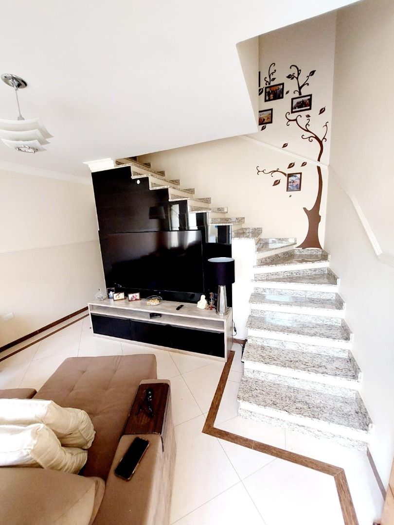 Sobrado à venda no Utinga: Sala