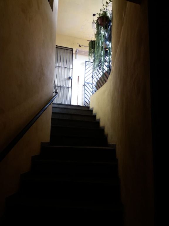 Prédio à venda no Cidade São Jorge: Escada
