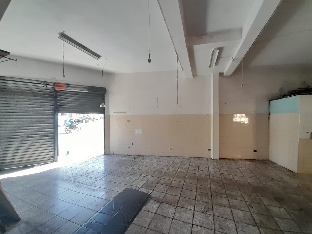 Prédio à venda no Parque João Ramalho: Salão