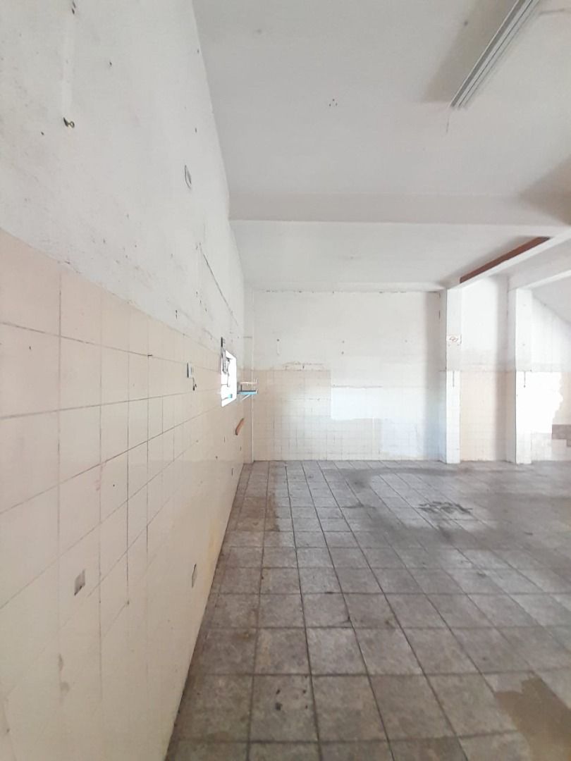 Prédio à venda no Parque João Ramalho: Salão