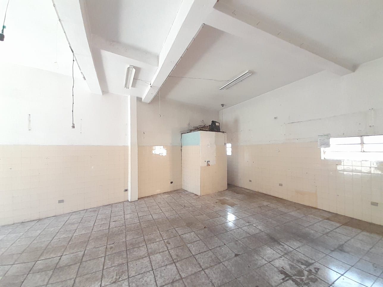 Prédio à venda no Parque João Ramalho: 