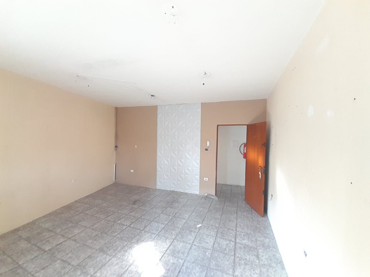 Prédio à venda no Parque João Ramalho: Sala 4