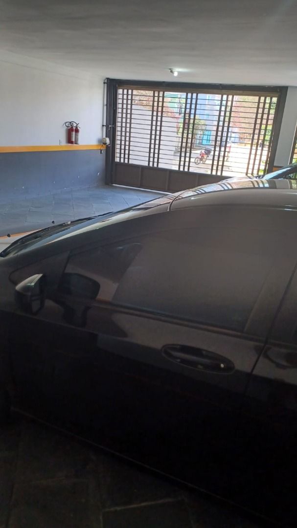 Apartamento à venda no Santa Teresinha: garagem