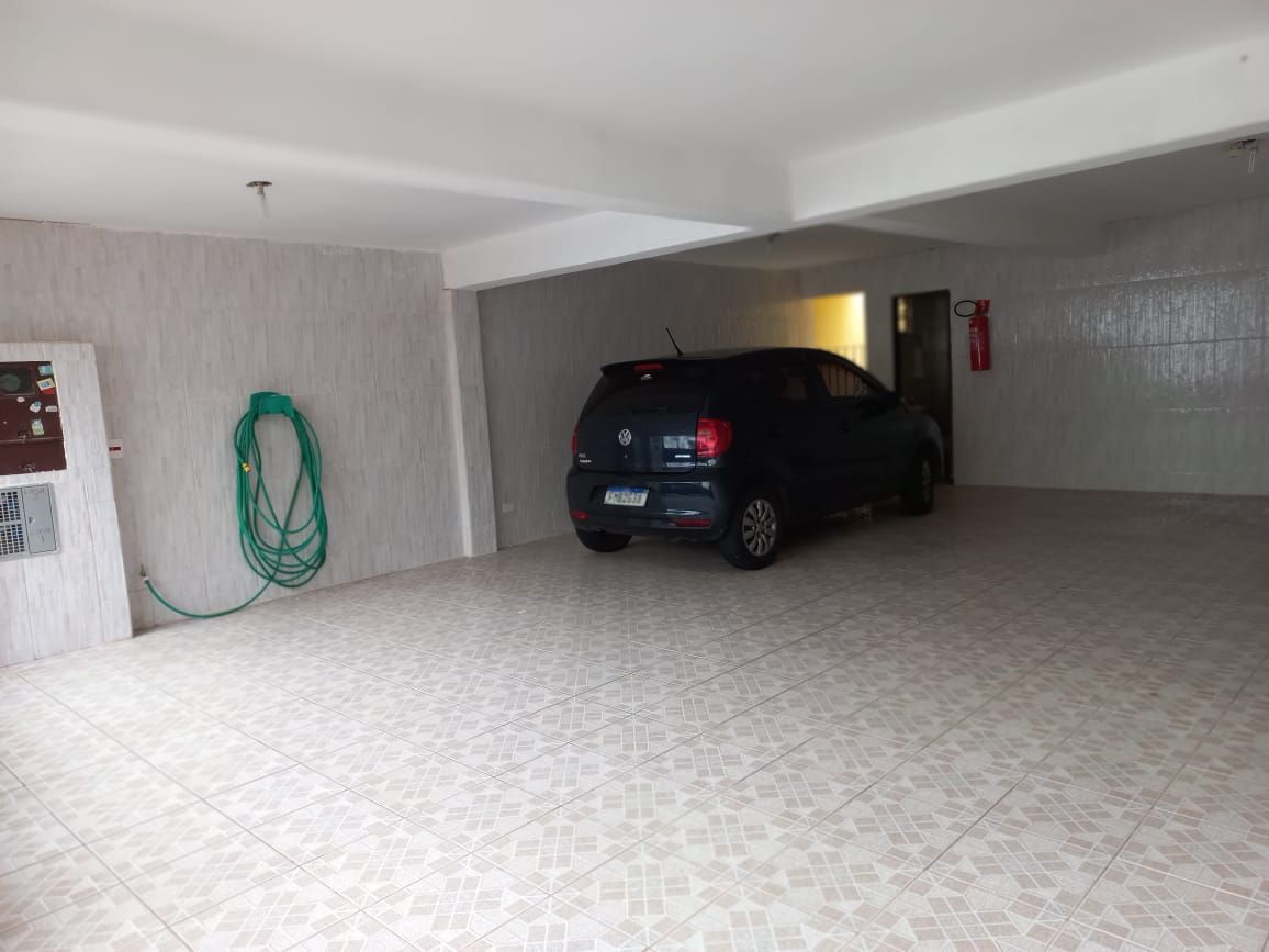 Sobrado à venda no Vila Bela Vista: garagem