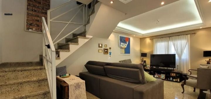 Sobrado à venda no Vila Scarpelli: 