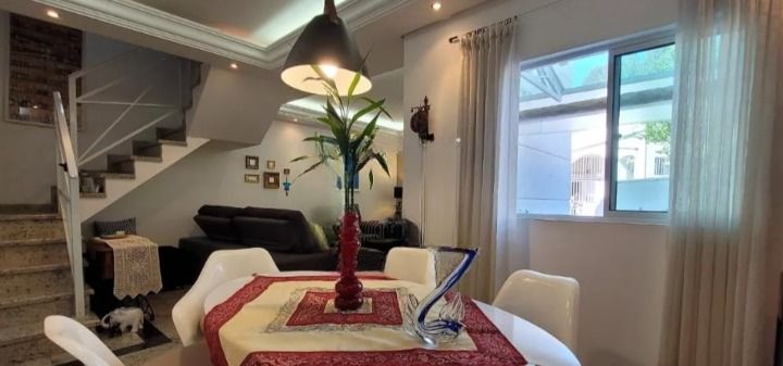 Sobrado à venda no Vila Scarpelli: 