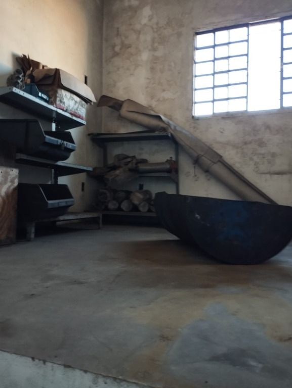 Galpão à venda no Jardim Santa Adélia: 