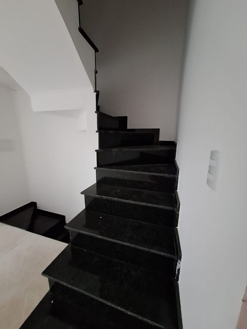 Sobrado à venda no Parque Novo Oratório: 