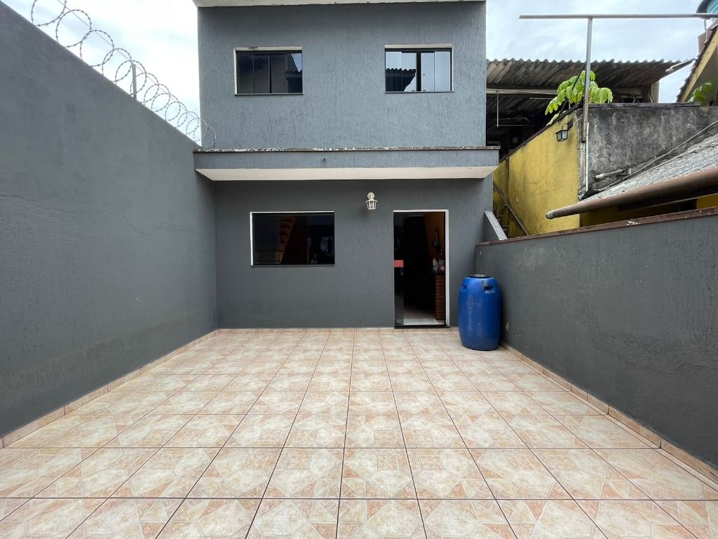 Sobrado à venda no Parque Novo Oratório: 