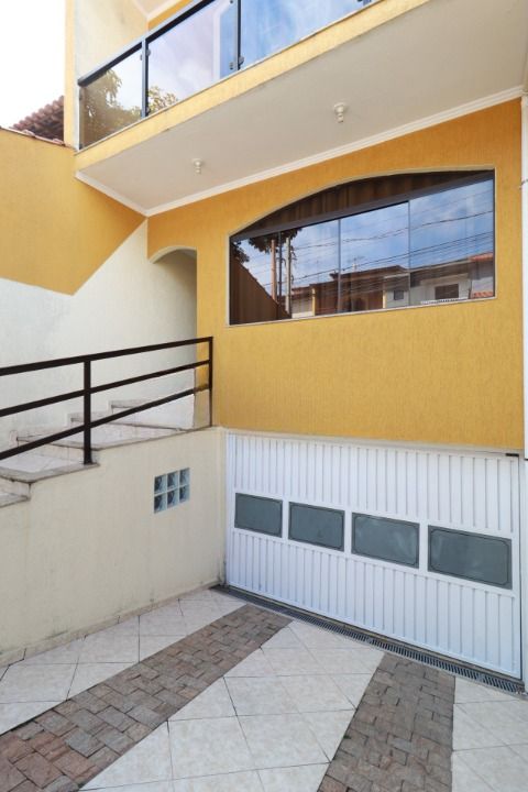 Sobrado à venda no Jardim Rina: 