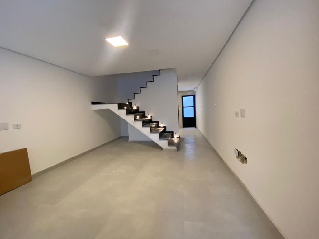 Sobrado à venda no Parque Novo Oratório: 